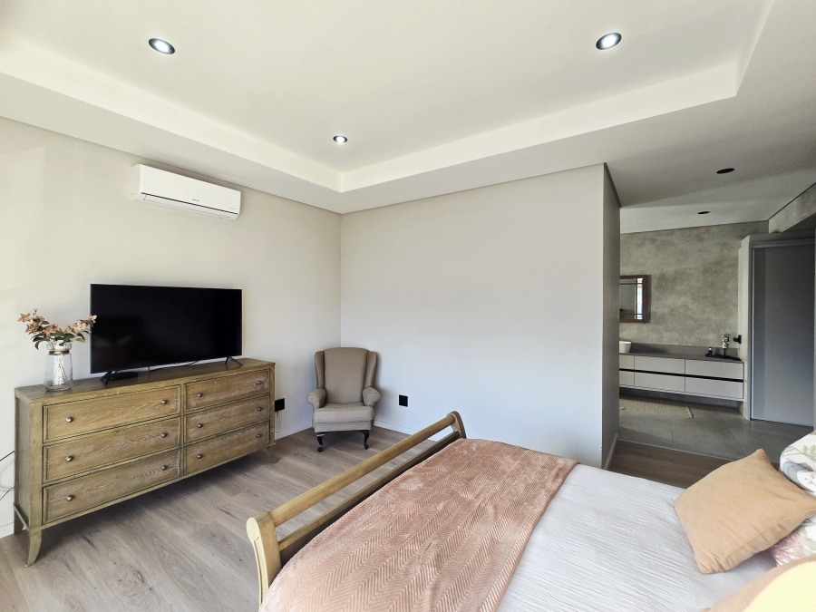 4 Bedroom Property for Sale in Kingswood Golf Estate Western Cape